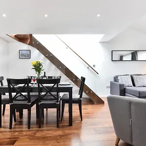 Central Apartments Apartment London