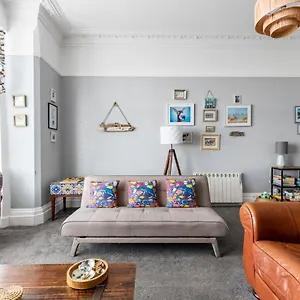 Shore - Sea Views Apartment